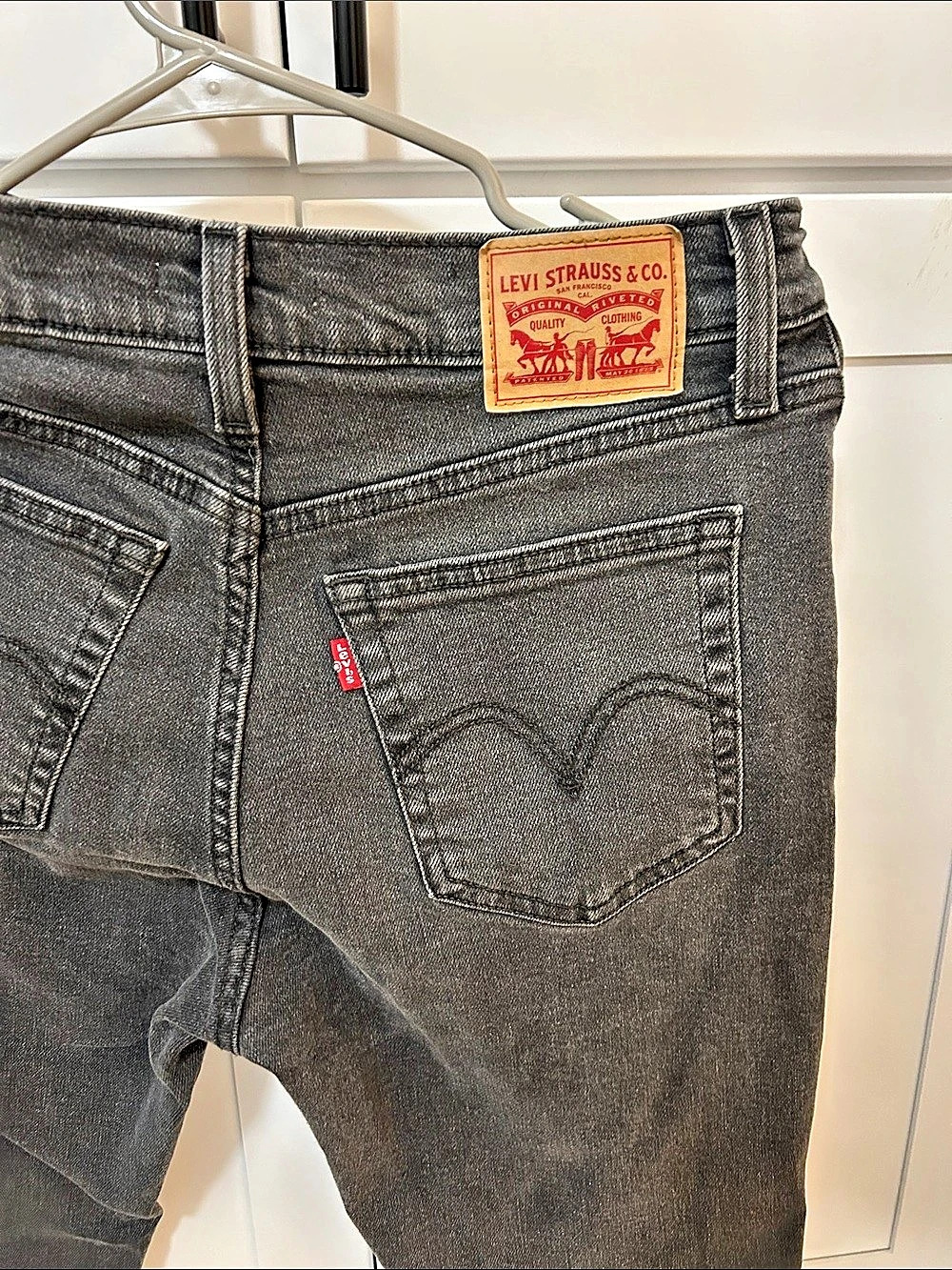 Levi's Wedgie Straight Straight Leg Jeans Waist 28 Like New